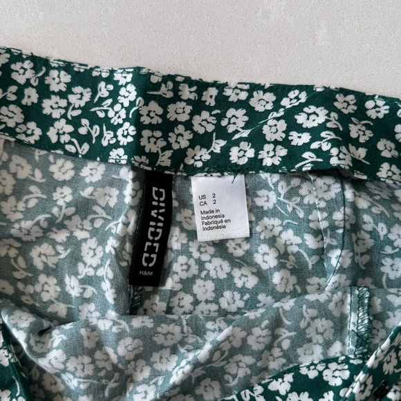 Blue floral skirt - Picture 3 of 3